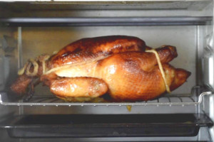 Roasting Chinese chicken