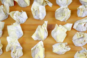 wonton soup and wonton uncooked