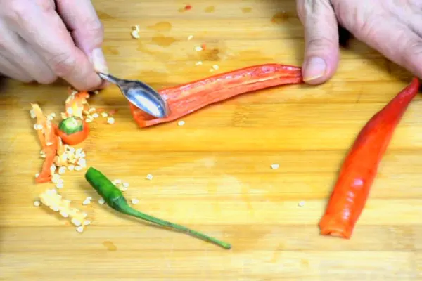 how to remove chili seeds