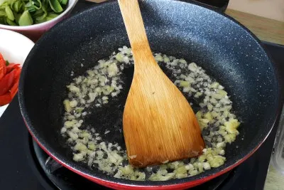 twice-cooked pork - saute aromatics