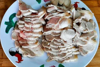 twice-cooked pork - slice the pork