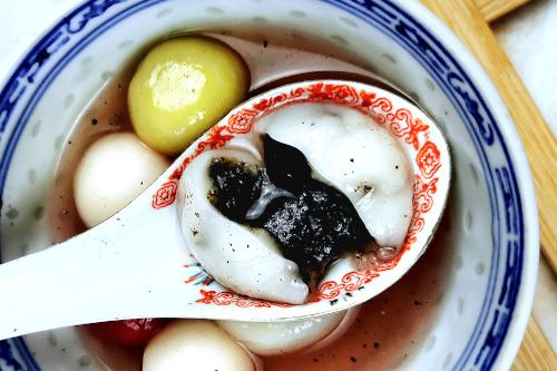 Tang Yuan with black sesame filling