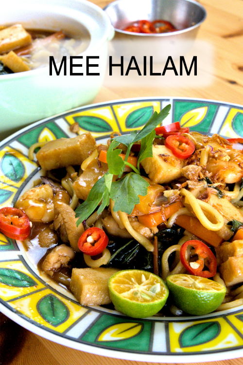 Delicious Mee Hailam prepared with mee kuning and braised in thick gravy. It is a classic Malay-style noodle dish with a Hainanese influence.
