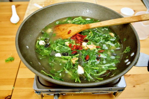 Add goji berries and is ready to be served