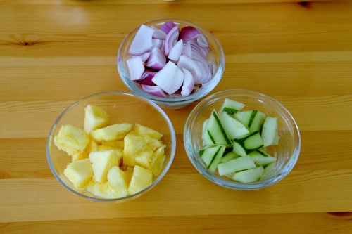 Cut the vegetables into bite-size.