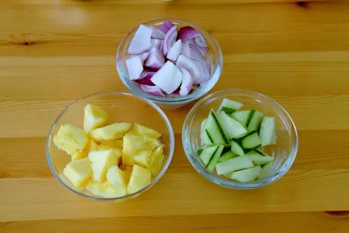 Cut the vegetables into bite-size.