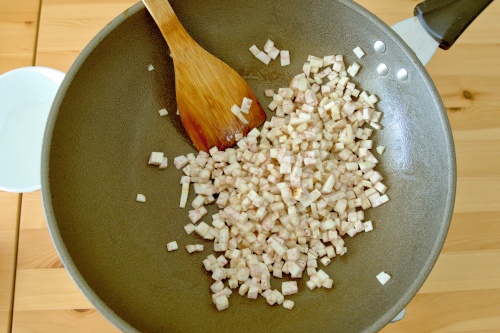 Stir-fry the taro