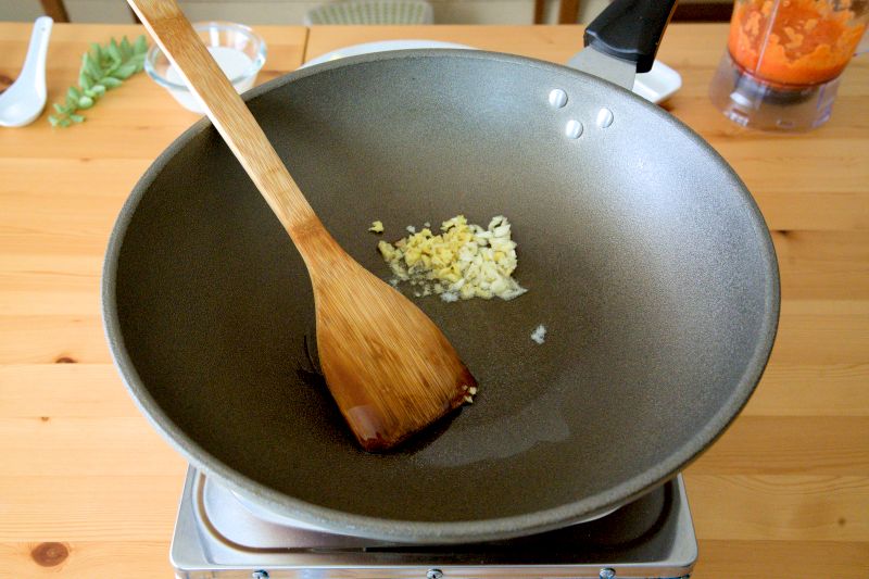 Saute the minced ginger and garlic