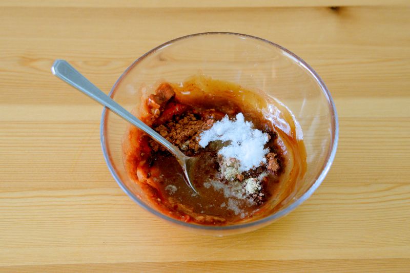 Use fermented bean curd to prepare the deep fried pork