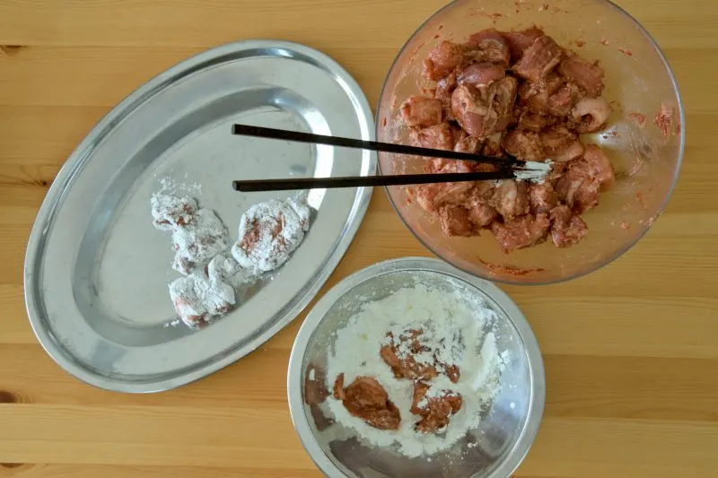 Cpat the pork before deep frying with cornstarch