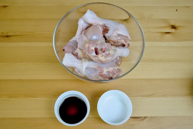 Marinate the chicken pieces with light soy sauce and salt