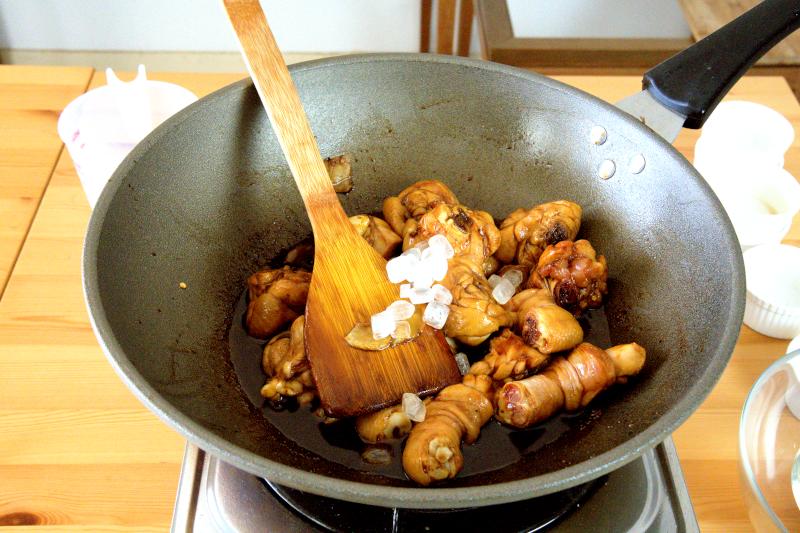 season the three cups chicken, then simmer for 20 minutes