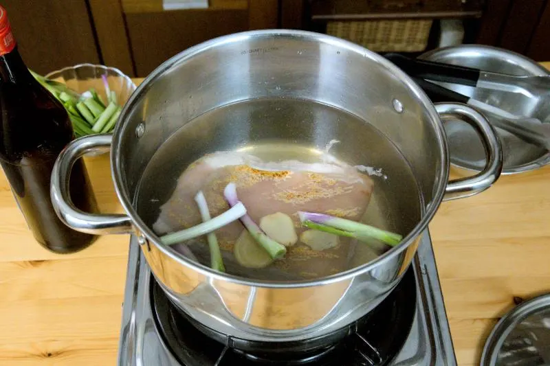 blanch the pork with ginger, wine and green onion to remove the unwanted gamely smell.