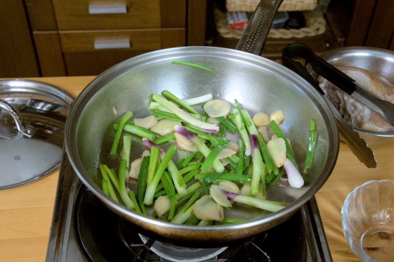 saute the ginger and green onion