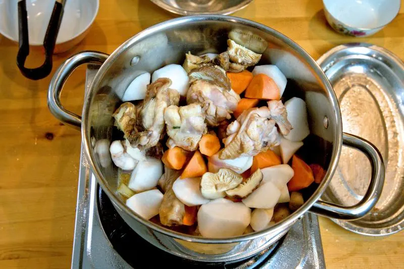 prepare the on-pot chicken stew