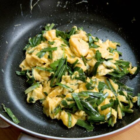 Stir-Fried Egg with Chives