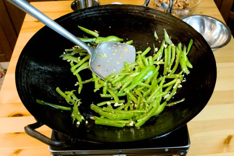 use bell papper  instead of green chilies