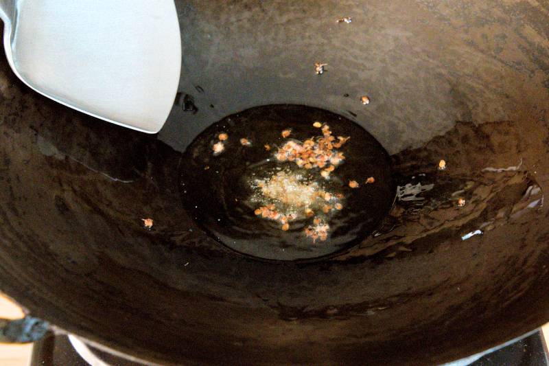 use sichuan peppercorns to infjuse the oil