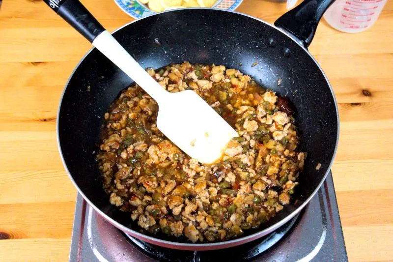 Pan-fried Tofu with Meat Sauce - Yummy Sichuan Flavor