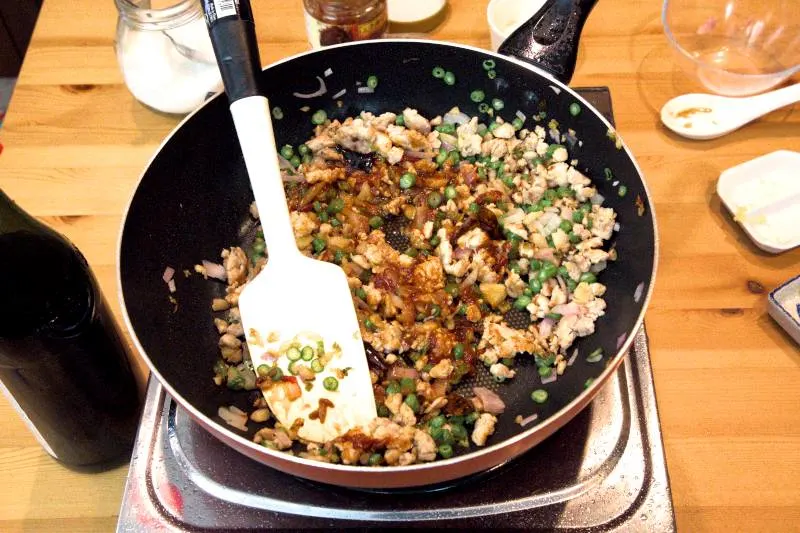 seasone the Pan-fried Tofu with Meat