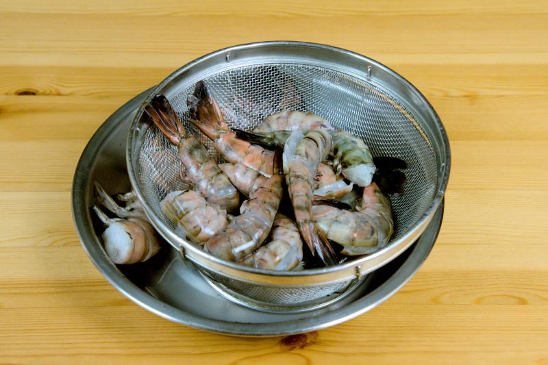 use fresh shrimp with shell for Typhoon Shelter Shrimp