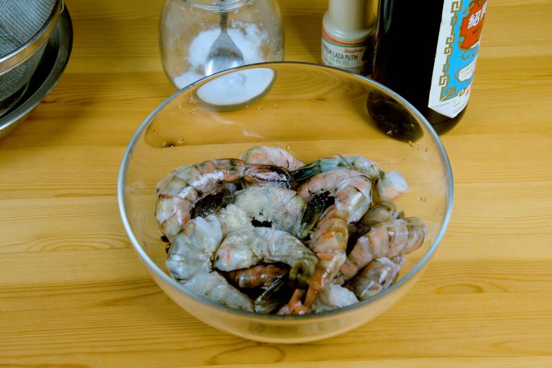 marinate the shrimp before deep frying