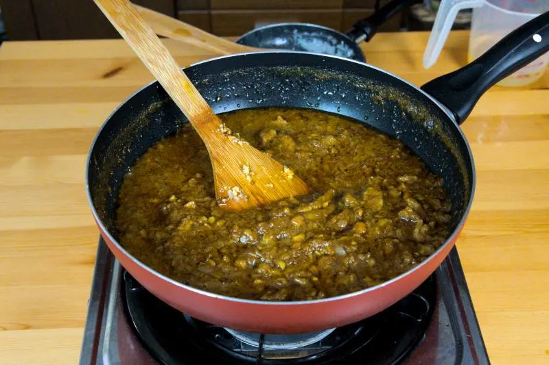 combine the beef witht he satay sauce