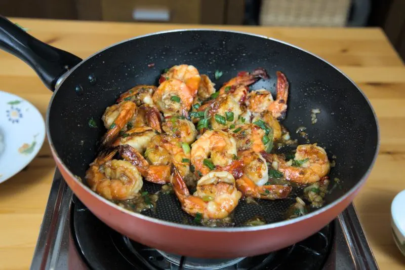 the garlic shrimp is ready