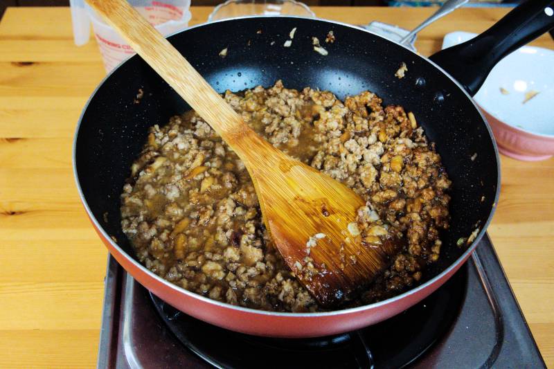 the easy Zha Jiang Mian sacue